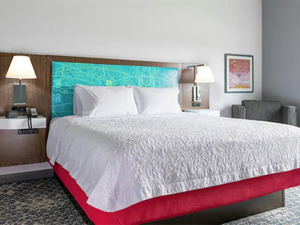 Hampton Inn & Suites Popular Wood Hotel Furniture